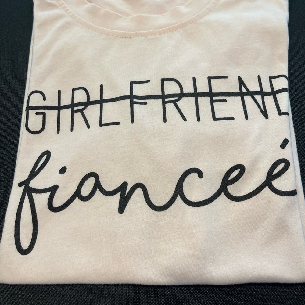 Women’s T-Shirt Fiancée Graphic Size L
